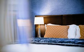 Gilmer Apartment Hotel